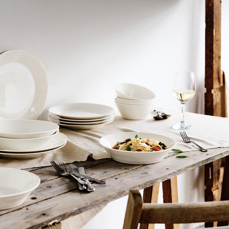 ロイヤルドルトン　1815 ボールと小皿セット Royal Doulton, 1815 Pure Collection | Zola