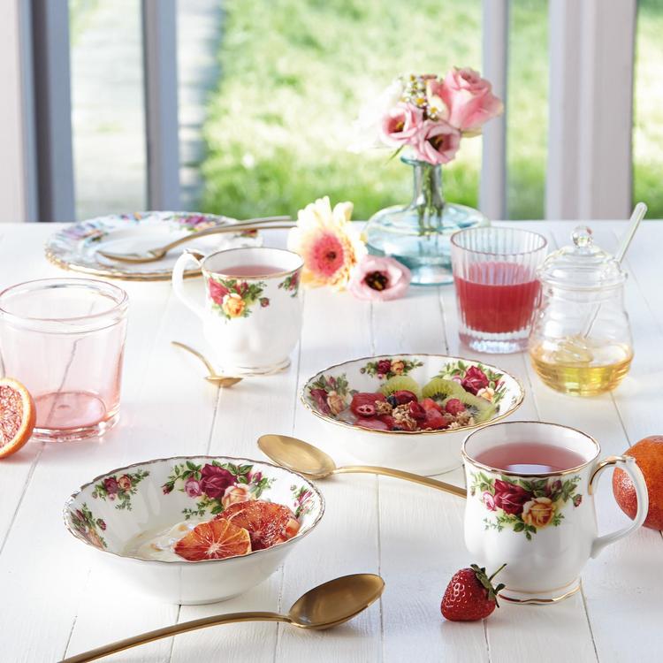   Old Country Roses サラダボール　6枚 Royal Albert, Old Country Roses, 6 Piece Place Settings