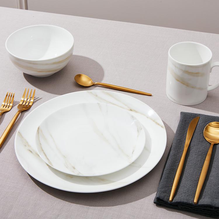Vera Wang, Venato Collection | Zola