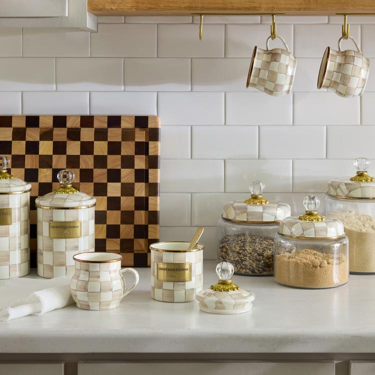 マッチョマッチャーマッチェスト MacKenzie-Childs, Mocha Check Kitchen Collection | Zola