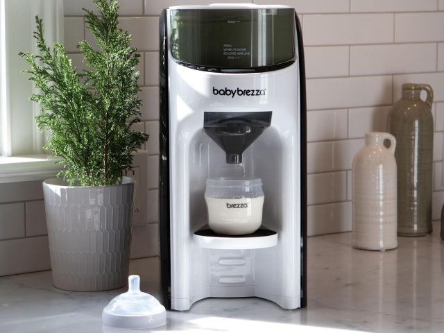 Baby Brezza, Formula Pro Advanced Baby Formula Dispenser | Zola Baby